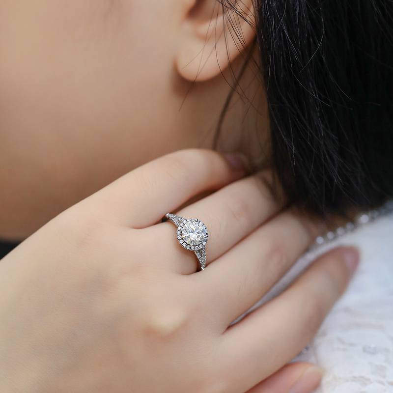 双臂圆包S925银镀白金MoissaniteWomen's Ring1.5ctD级